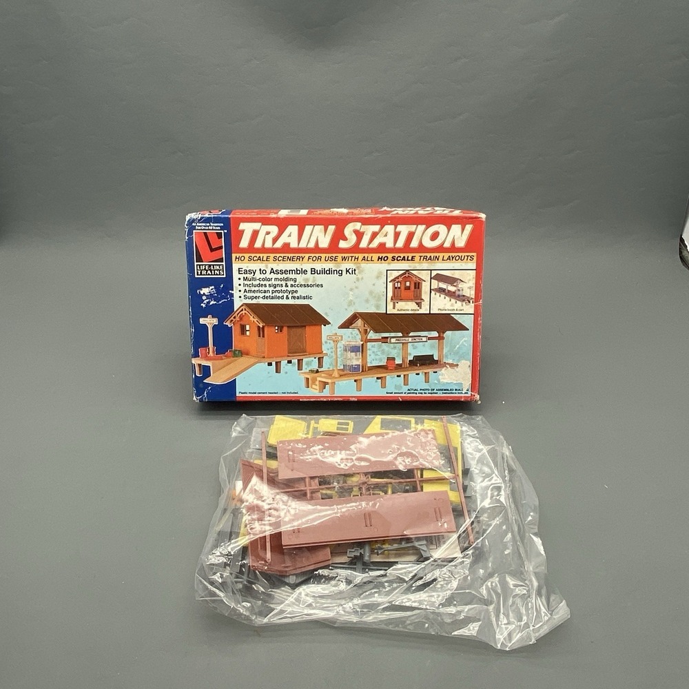 Life Like Trains Train Station HO Scale Scenery Building Model Kit 1347